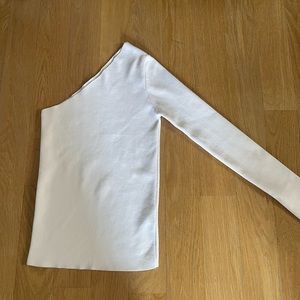 Women’s one shoulder top